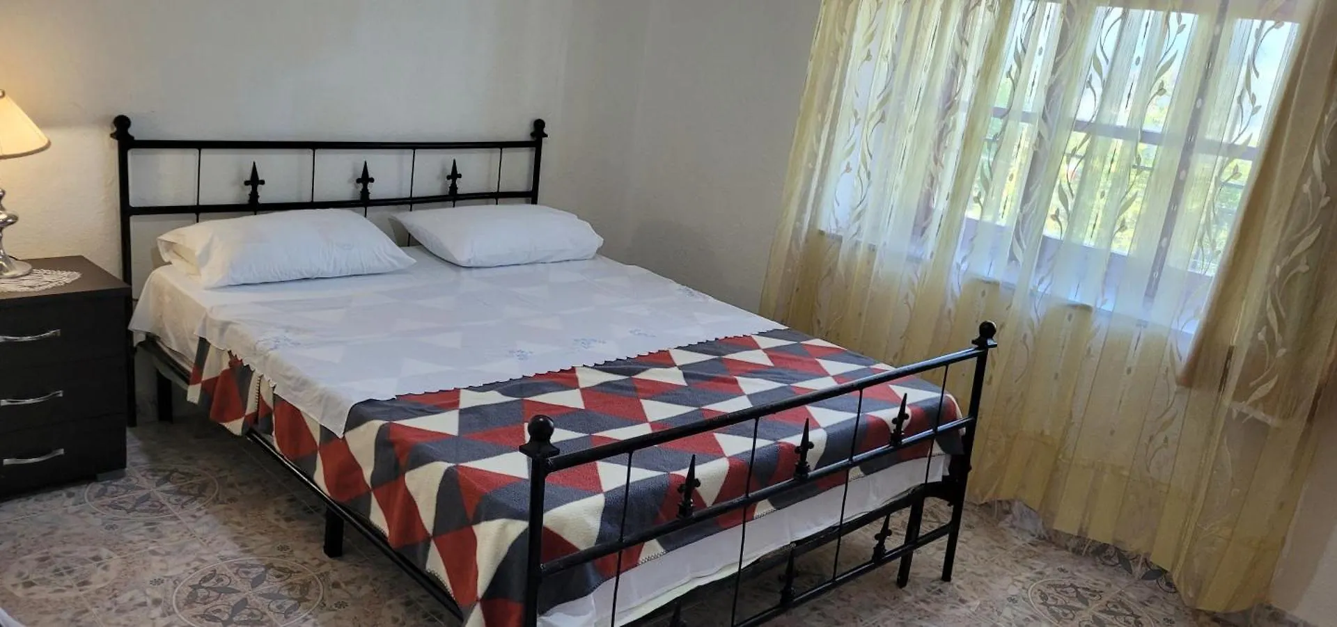 Gjirokastër Guesthouse Recka דירה