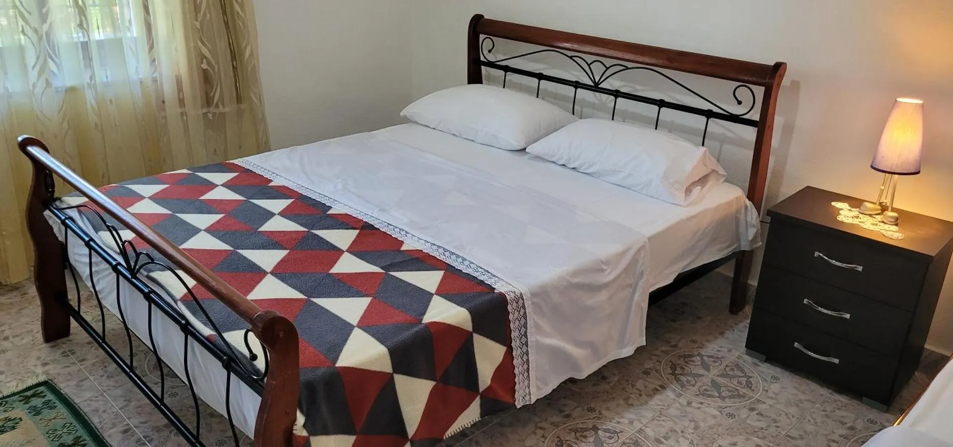 Gjirokastër Guesthouse Recka