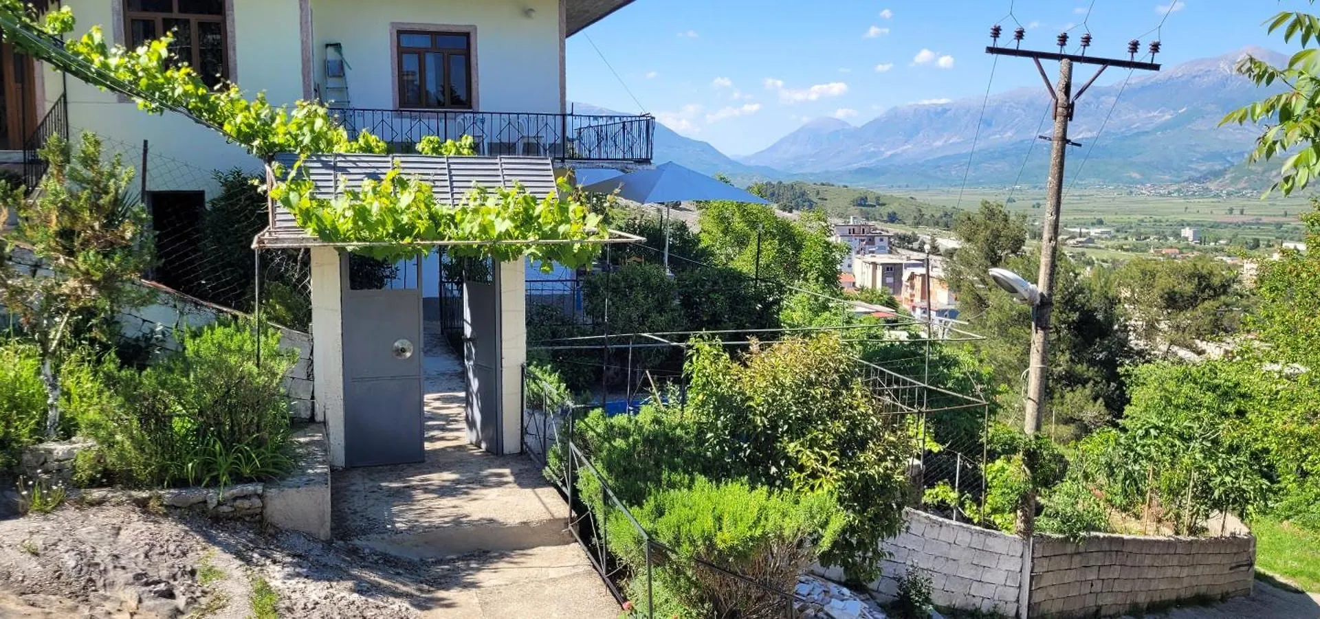 Reçka Daire Gjirokastër 0*,