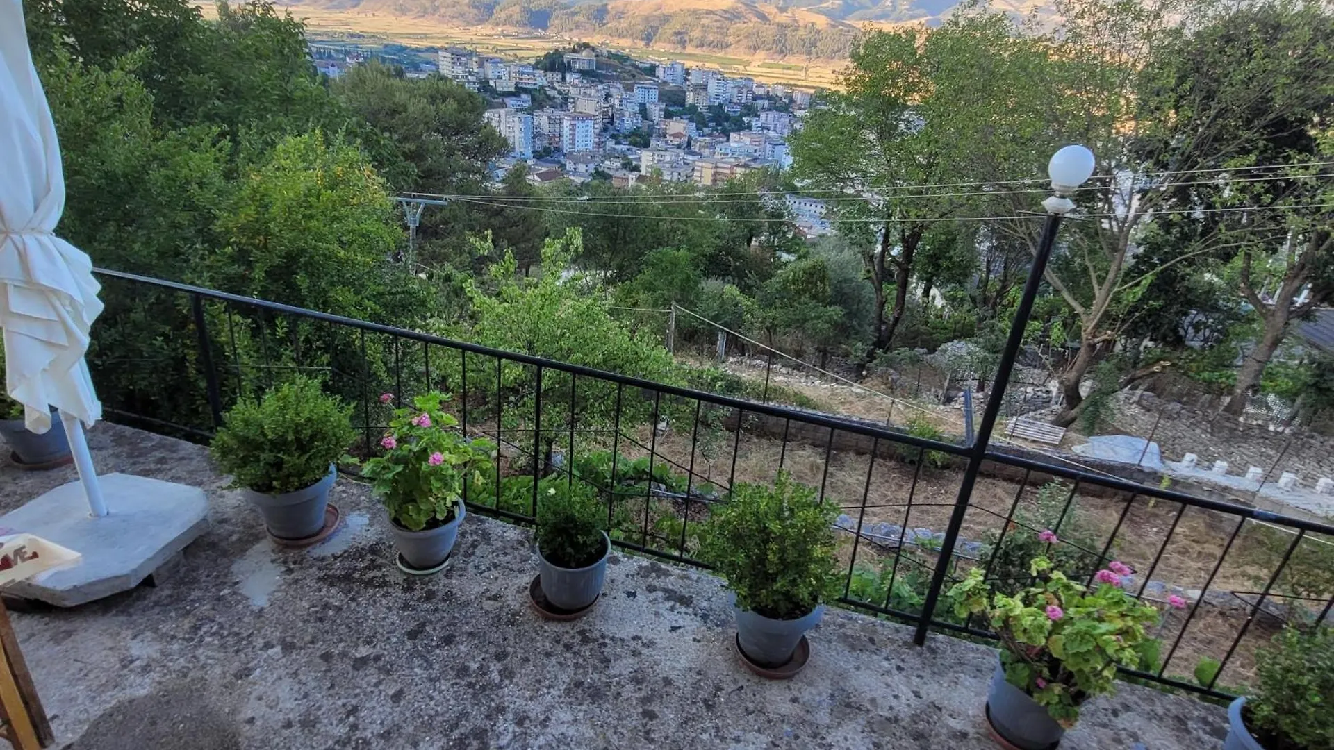 Reçka Daire Gjirokastër 0*,